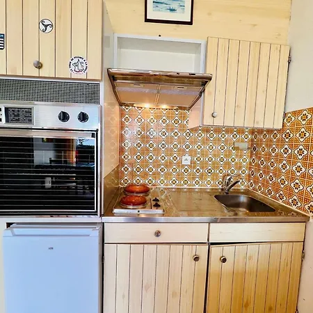 - De 28m² Avec Terrasse Et Parking - Fr-1-478-93 Apartment *